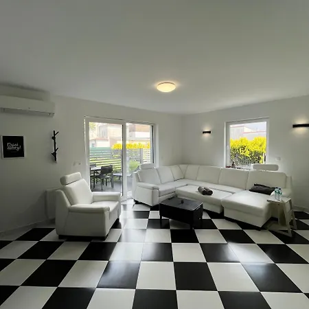 Apartment Na Fali *